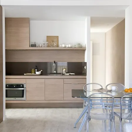 اريك فوكيل البوتيكية - بي سي إن سويتس *